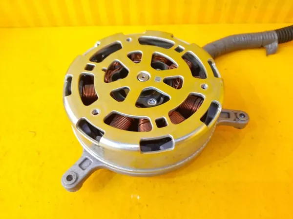 Tesla Ventilatormotor OEM KD954002 - Gebruikt image 3