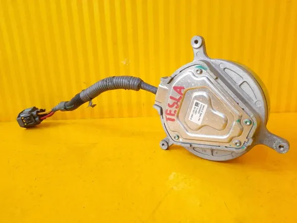 Tesla Ventilatormotor OEM KD954002 - Gebruikt image 4