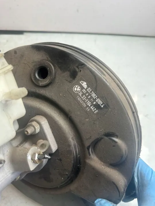 Pompe de servo-frein d'occasion OEM 1164442E BMW image 3