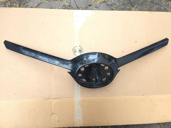 Toyota Auris II Front Grill 53111-02A40 image 2