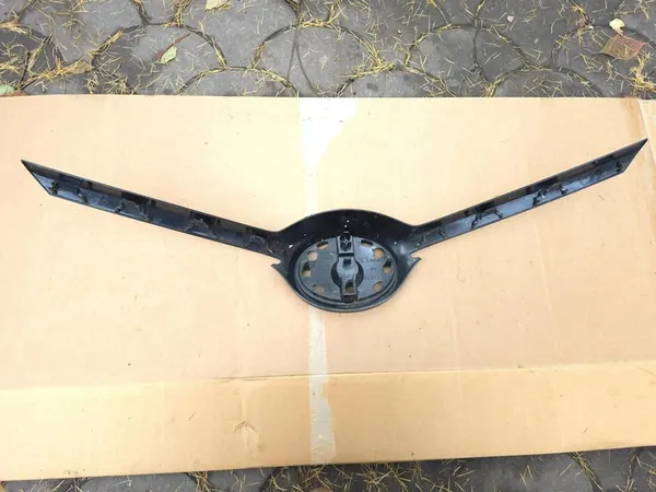 Toyota Auris II Front Grill 53111-02A40 image 3