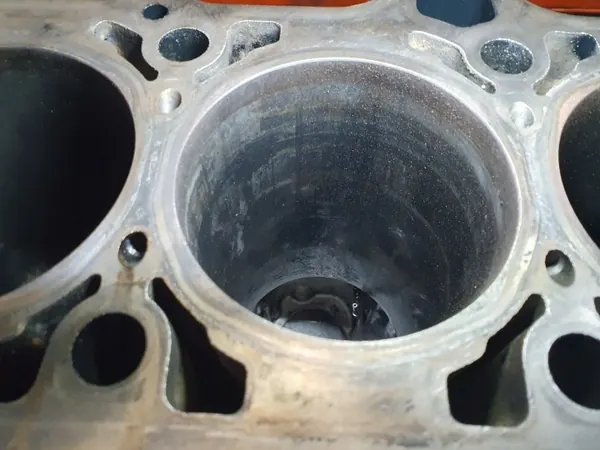 Bloco Motor Iveco F1AGL411 Usado com Virabrequim image 3