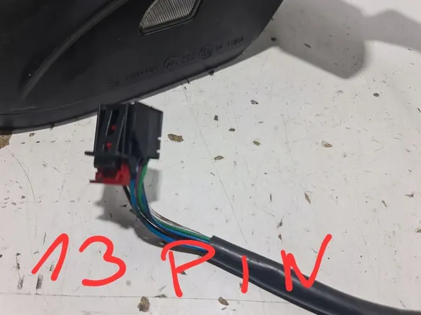 Oikea peili VW Touran 5TB 5TB857502A 13PIN image 6