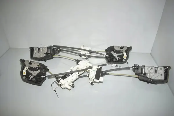 Conjunto de fechaduras OEM 2581894 BMW 7 G11/G12 image 3