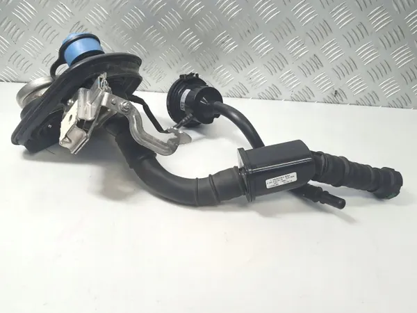 Tubo de Llenado AdBlue OEM 2054709201 para Mercedes W205 image 6