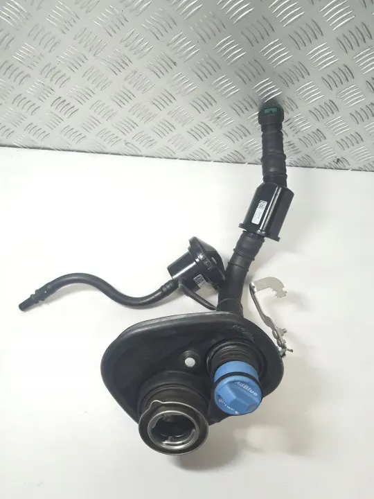 Tubo de Llenado AdBlue OEM 2054709201 para Mercedes W205 image 8