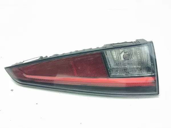 Toyota Prius 2016 Bakre stötfångarlampa OEM 8159047020 image 2