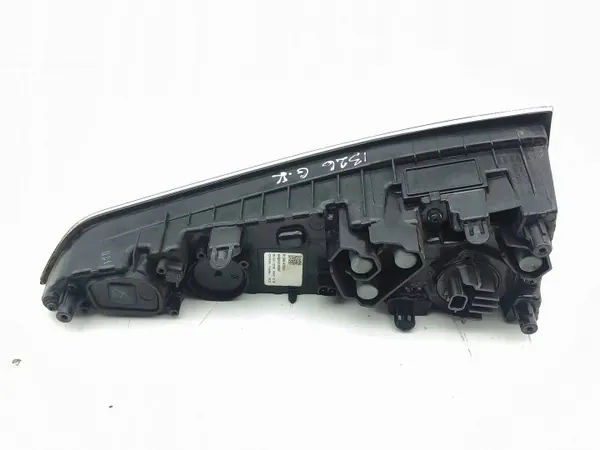 Toyota Prius 2016 Bakre stötfångarlampa OEM 8159047020 image 6