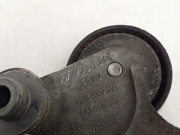 Vaihtovirtageneraattorin kiristin Audi A8 S8 D4 057903133L image 4