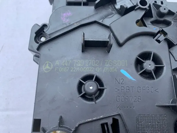 Skjutdörrslåsmodul Höger Mercedes Vito A4477302702 image 4