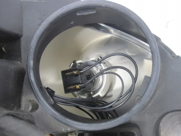 Faro delantero izquierdo Mercedes Clase C S204 W204 A2048208561 image 10
