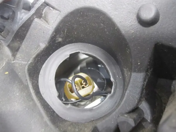 Faro delantero izquierdo Mercedes Clase C S204 W204 A2048208561 image 9