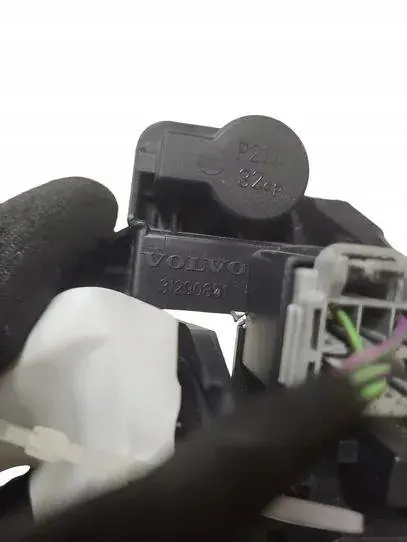 Conector luz trasera VOLVO V40 31290851 image 3