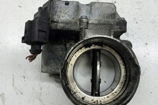 Carburador AUDI A4 CABRIO 2.5L diesel 059128063E image 3