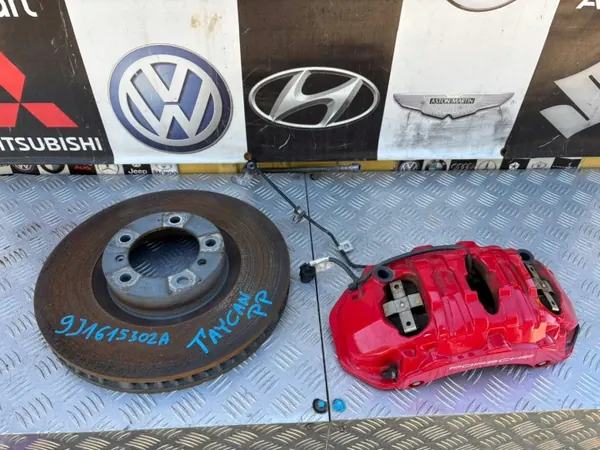 Porsche Taycan 4S Jarrulevy Oikea Etu OEM 9J1615302A image 2