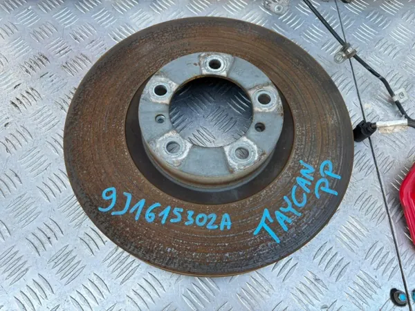 Porsche Taycan 4S Jarrulevy Oikea Etu OEM 9J1615302A image 3