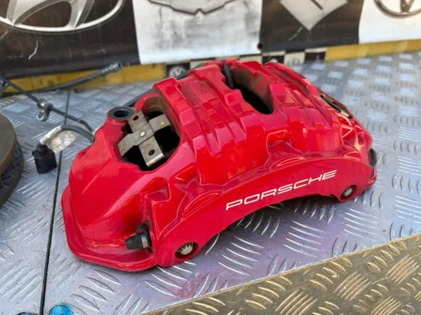 Porsche Taycan 4S Jarrulevy Oikea Etu OEM 9J1615302A image 4