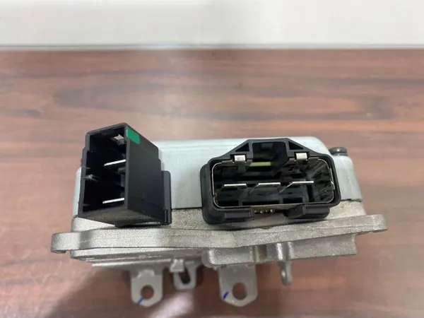 Hyundai Ioniq 2018 Styrhjälpmodul OEM G256399600 image 5