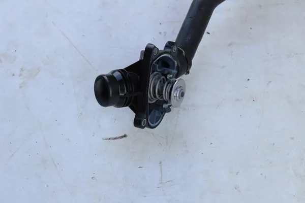 Termostato BMW X1 F48 OE 2248038 image 3