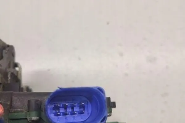 Rechts vordere Türschloss VW TRANSPORTER V (T5) MINIBUS image 4