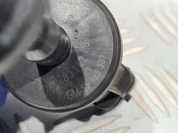 Capteur de rampe à carburant OEM 55566387 pour Opel image 5