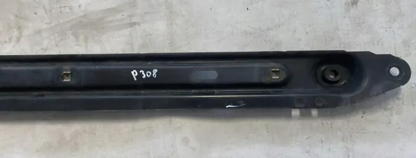 Jäähdyttimen tukipalkki OEM D04S09 Peugeot 308:lle image 4