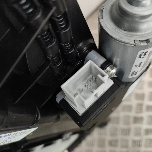 AUDI A6 4G2 C7 Schuifdak 2015 OEM 4G5877041G image 3