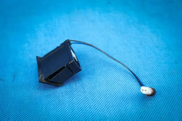 Audi A8 4H Spurwechselassistent Diode OEM 4H1949146 image 3