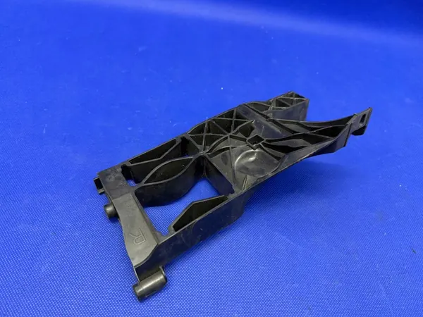 AUDI A6 C7 Glissière de fixation phare droit 4G0805608 image 2