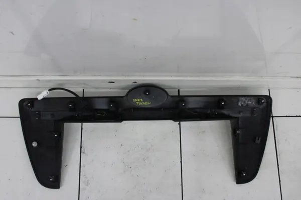 Moldurón de portón OEM TBS27424 para Hyundai Tucson I image 5