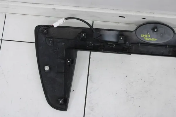 Moldurón de portón OEM TBS27424 para Hyundai Tucson I image 6