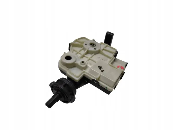 2019 Toyota Prius (XW50) Actionneur de verrou de hayon RTX172827 image 4