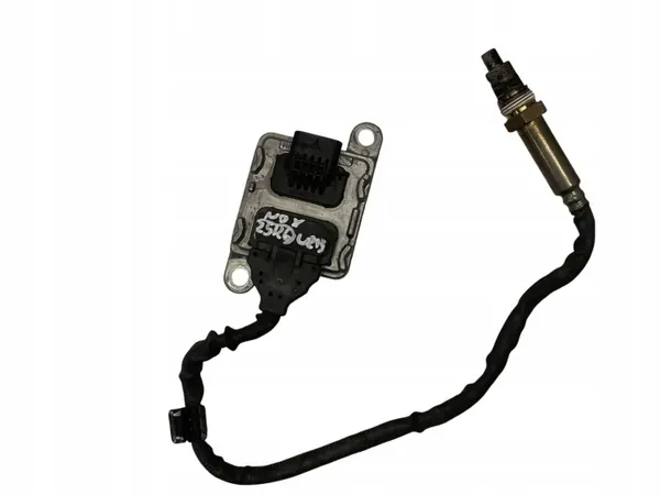 Mercedes NOX Sensor A0009058011 W213 image 2