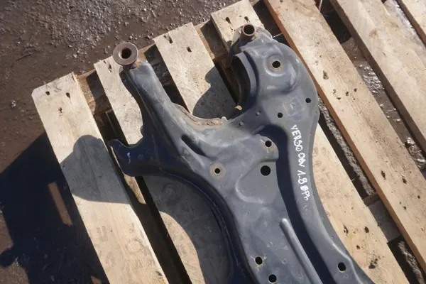 OEM TOY33789902 Toyota poikittaispalkki 2003-2009 image 3