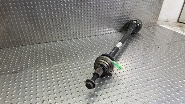 Demi-arbre droit arrière OEM S26372790 pour Audi Q3 image 3