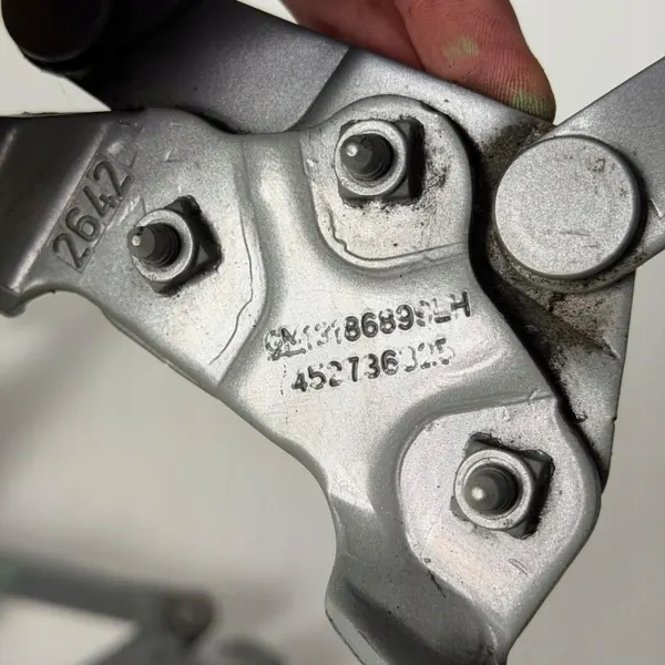 OEM 13186899 Juego de Bisagras de Capó Opel Corsa D/E image 3