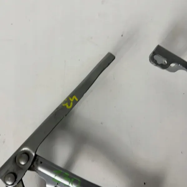 OEM 13186899 Juego de Bisagras de Capó Opel Corsa D/E image 8