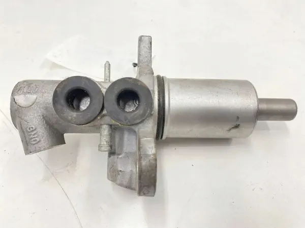 Audi Bromscylinder OEM 4B3611021 - Begagnad image 2