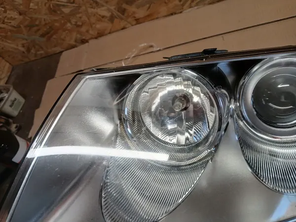 Farol dianteiro esquerdo Volkswagen Touareg I 02-06 image 9