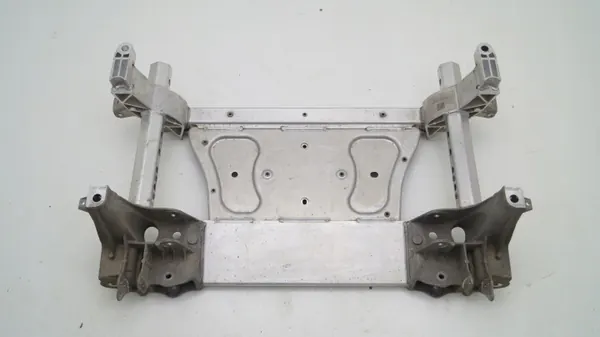 Porsche Taycan Vorderwagen OEM 9J1400048D image 2
