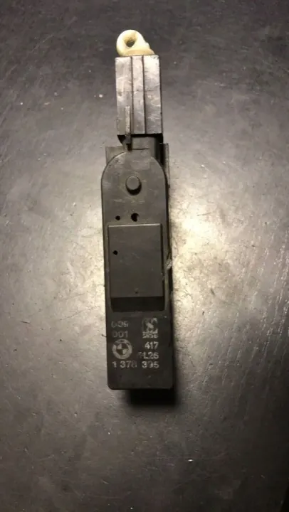 BMW Keskuslukitusaktuattori OEM 1378395 7-sarja E32 image 2
