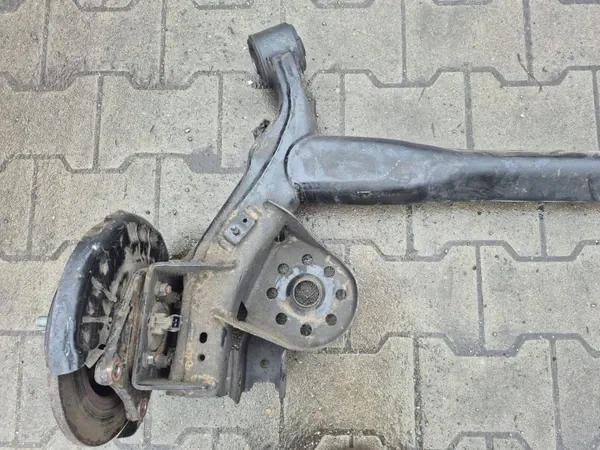 Viga eixo traseiro Kia Stonic OEM AKH18182 - Usado image 10