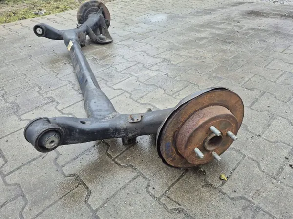 Viga eixo traseiro Kia Stonic OEM AKH18182 - Usado image 3