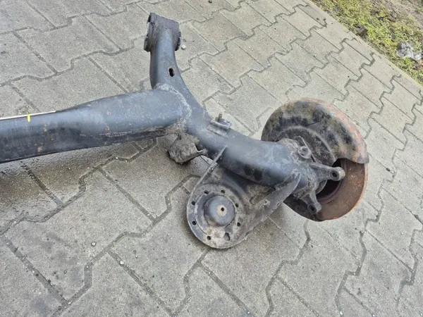Viga eixo traseiro Kia Stonic OEM AKH18182 - Usado image 5