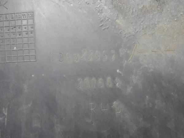 Renault Clio IV 12-15 Oikea etulokasuoja 638723997R image 3