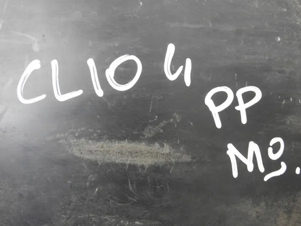 Renault Clio IV 12-15 Oikea etulokasuoja 638723997R image 5