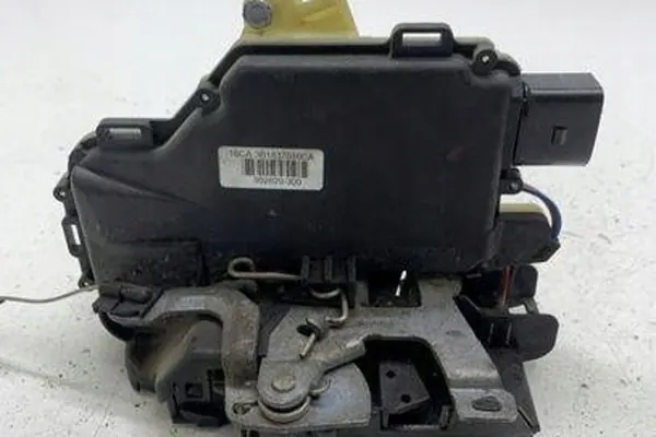 Rechte Vordertürschloss VW PASSAT B5 3B1837016CA image 3