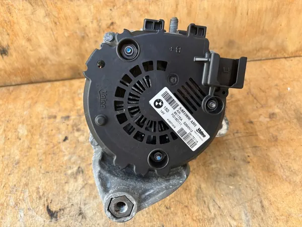 Vaihtovirtageneraattori BMW 2.0 D F10 F11 F20 F30 F31 OEM 8519890 image 3