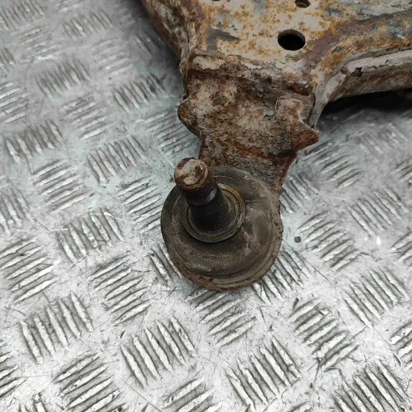 Braccio di controllo inferiore anteriore destro Toyota Hilux 2023 image 6