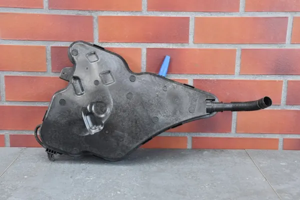 Pesulaitteen säiliö OEM 8084422 BMW M3/M4:lle image 5